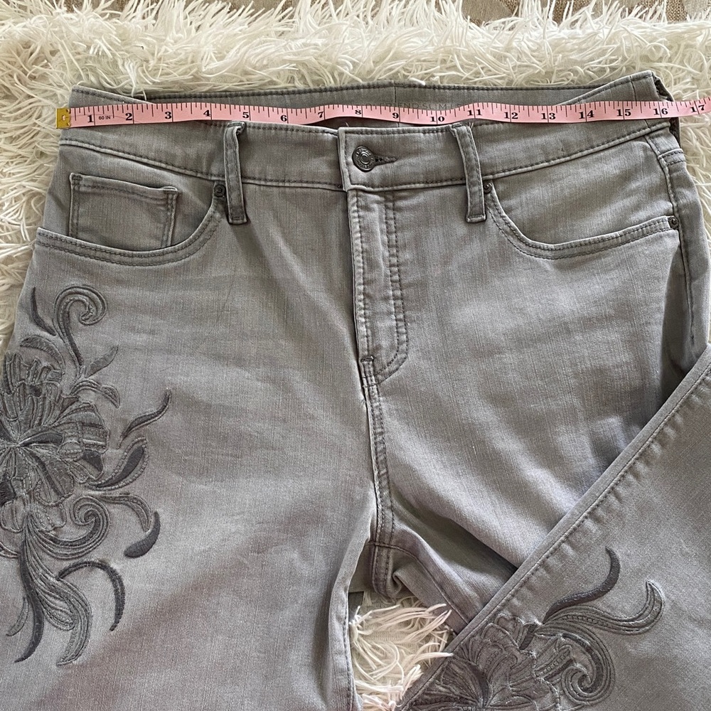 Chico's Embroidered Gray Straight Leg Jeans Size 0 - Picture 2 of 10
